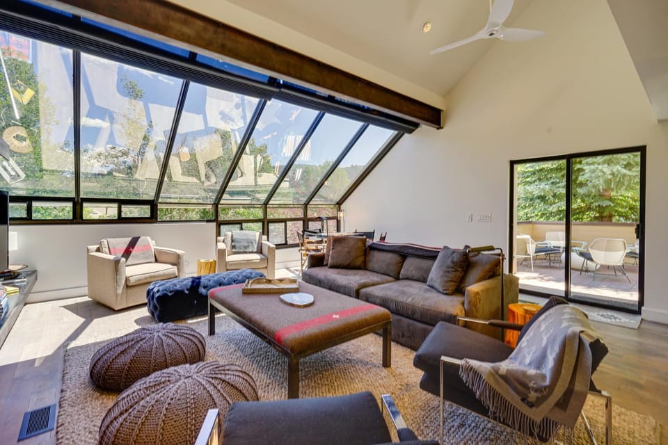Deer Valley Retreat w/ Hot Tub & Movie Room House in Park City