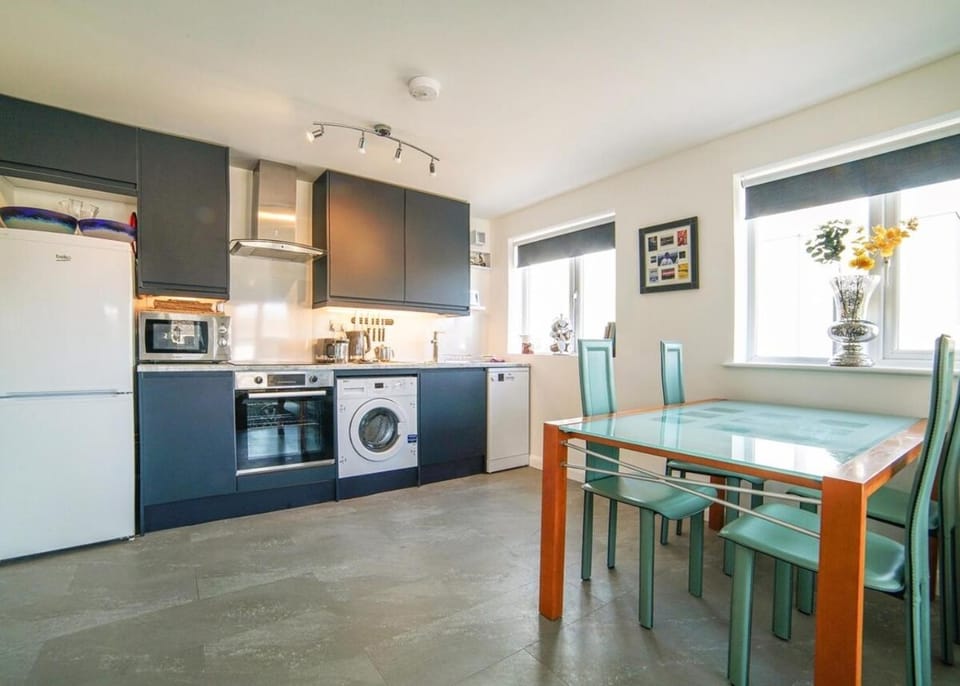 Stylish Design 2BR-7min Oxford P&R 14min Blenheim Apartment hotel in Cherwell District