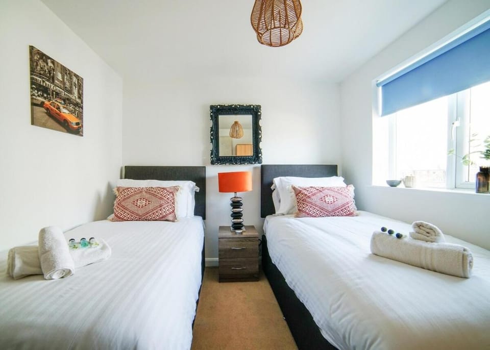 Stylish Design 2BR-7min Oxford P&R 14min Blenheim Apartment hotel in Cherwell District