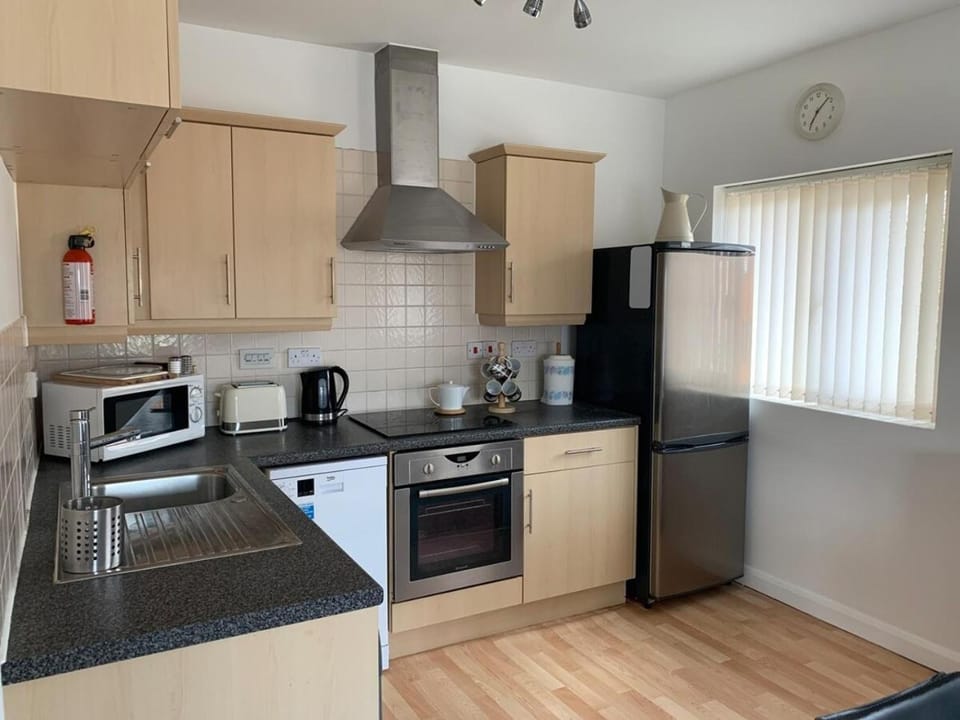 Stylish 2BRFree Parking 7min Oxford 14 Blenheim Apartment in Cherwell District