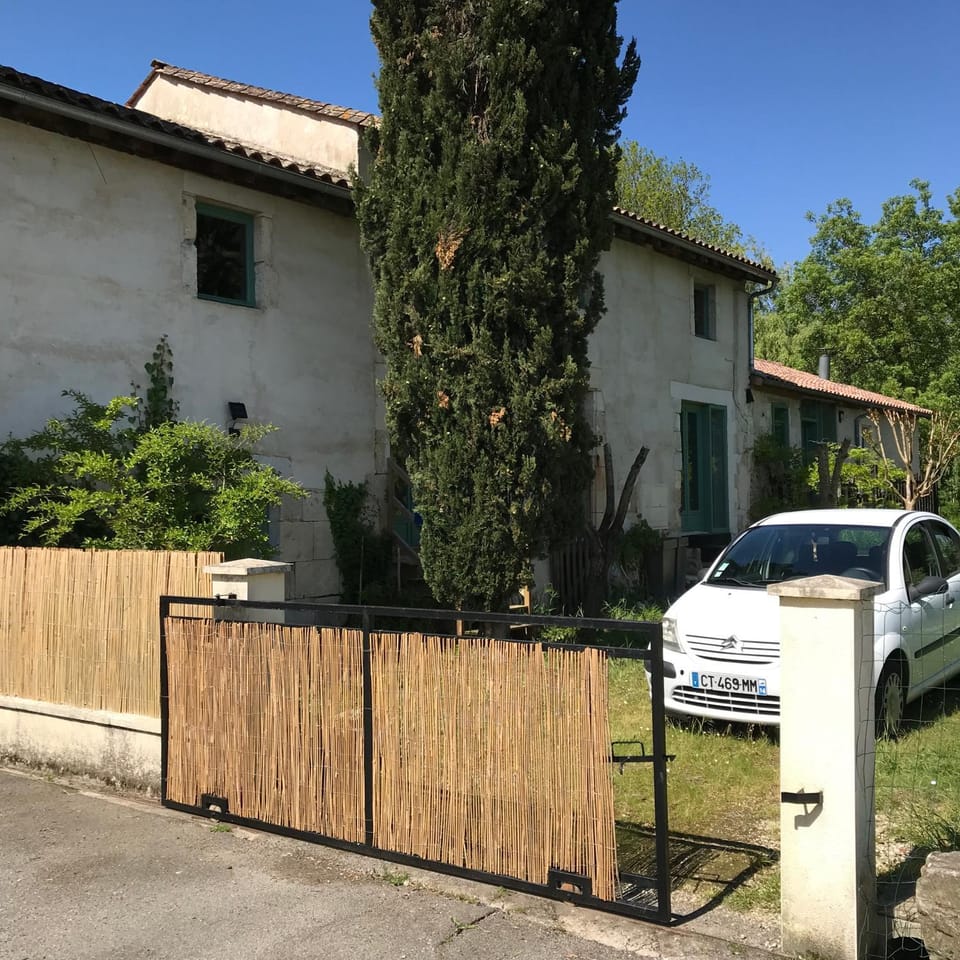 Property building, Facade/entrance, Parking