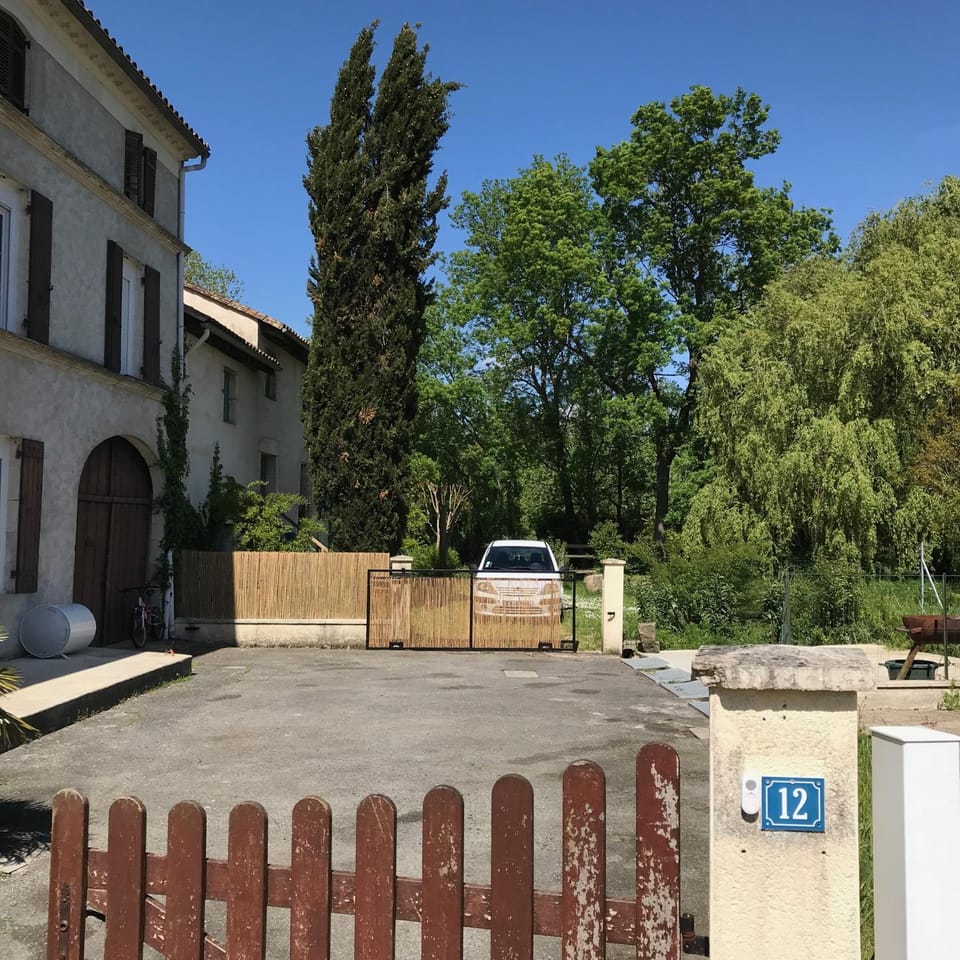 Facade/entrance, Parking