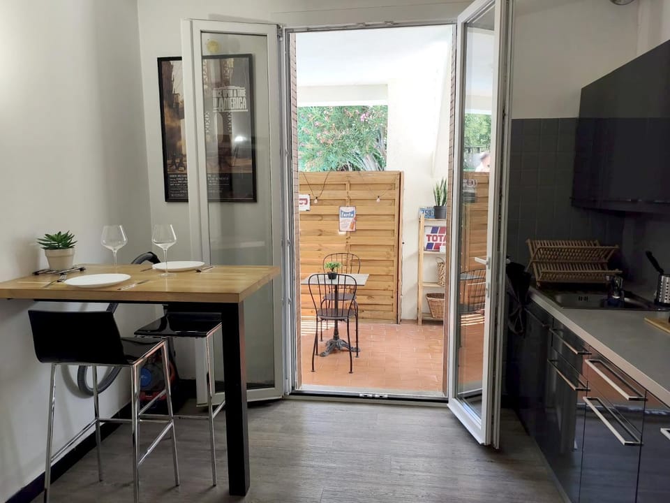 Le laurier rose, Clim, Terrasse, Tram à 1 min, Centre à pied Apartment in Avignon