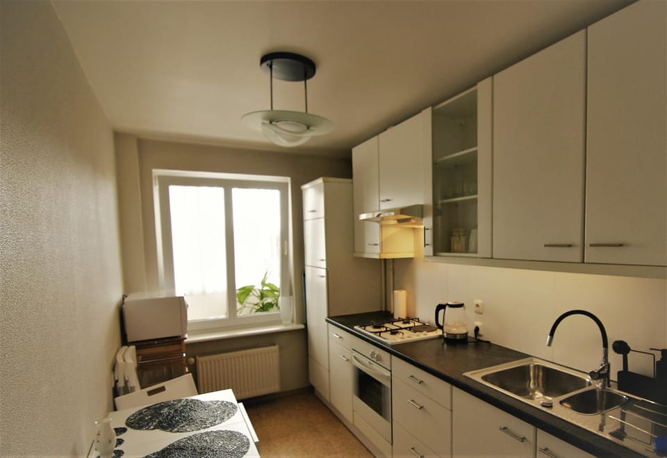 Coffee/tea facilities, Kitchen or kitchenette, stove