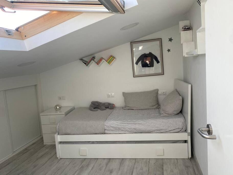 Bed, Bedroom