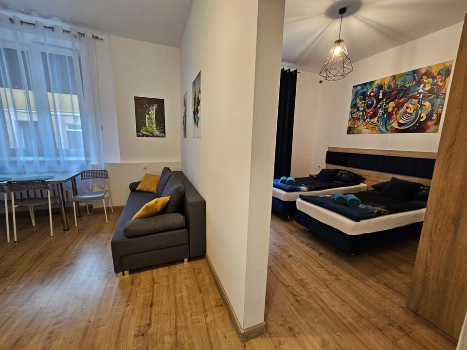 Bed, Photo of the whole room, kitchen