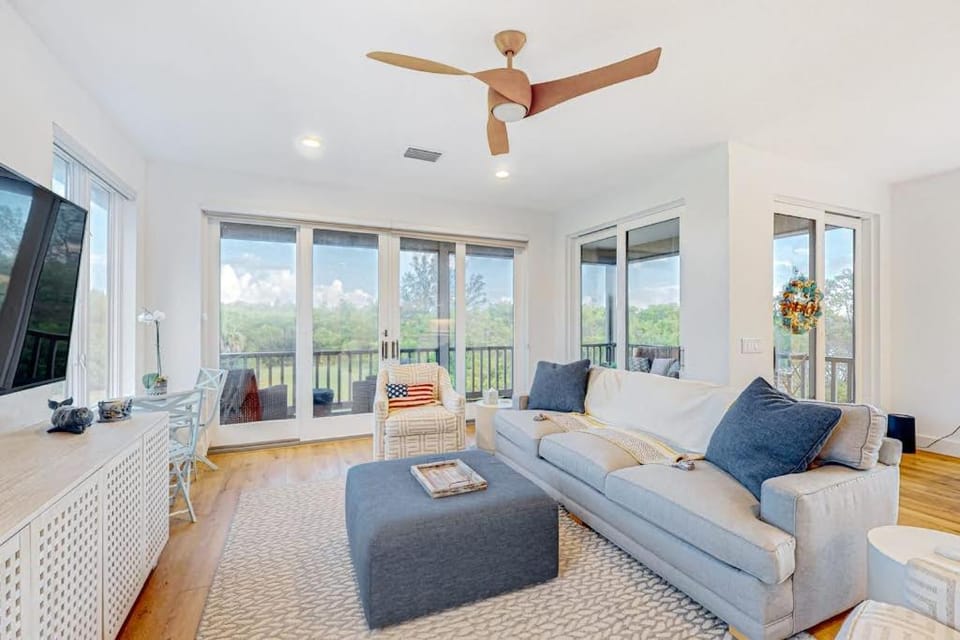 Beach to Bay View House in Longboat Key