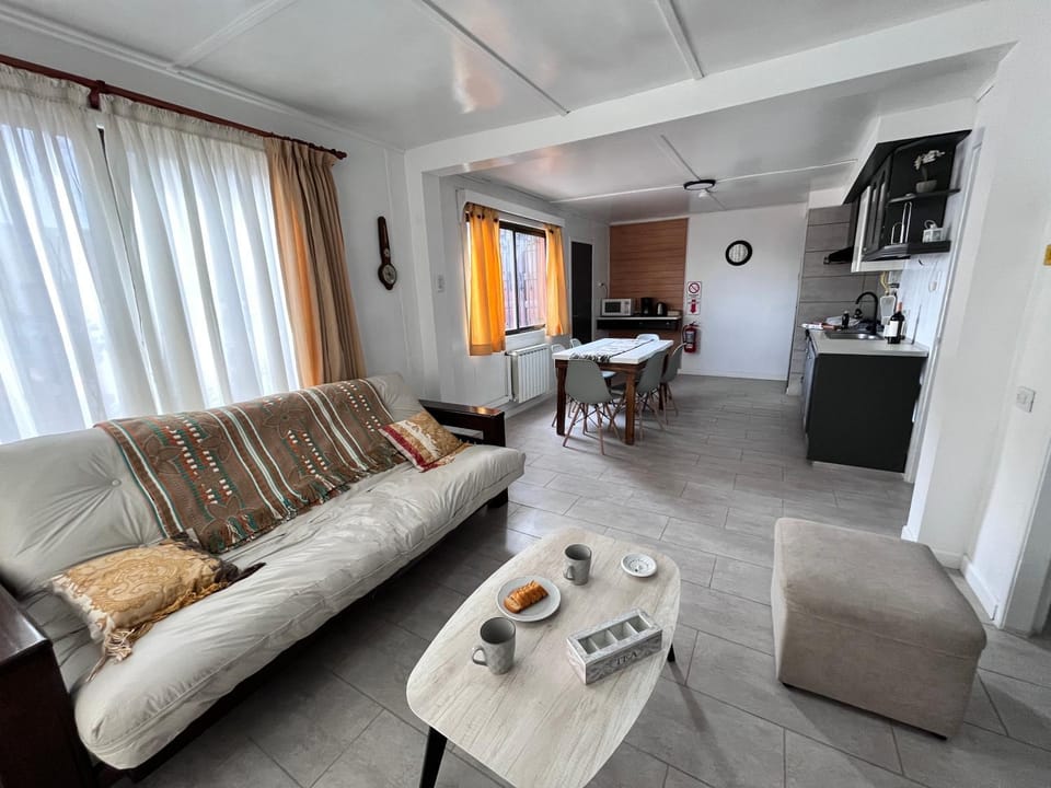 Communal lounge/ TV room, Coffee/tea facilities, Living room, Dining area