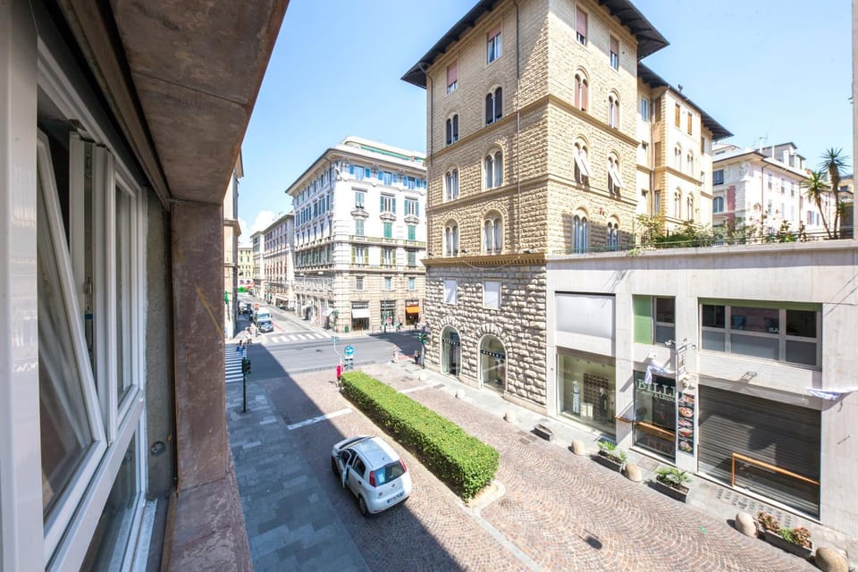City view, Street view