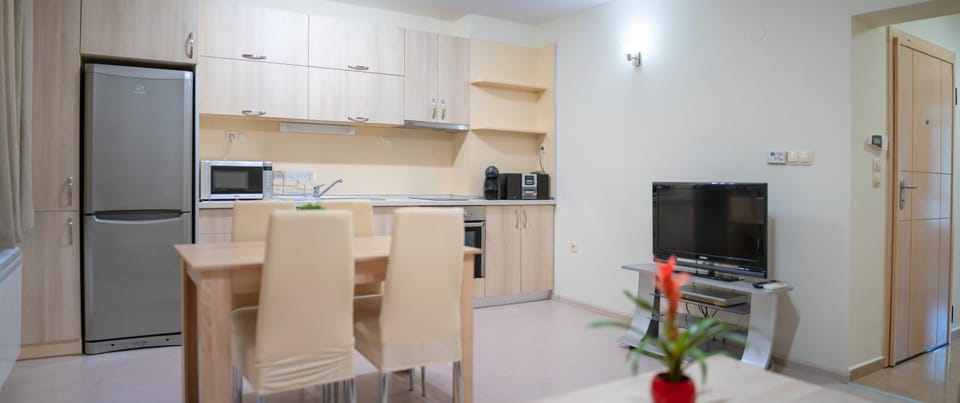 TV and multimedia, Kitchen or kitchenette, Dining area, minibar, pet friendly, stove