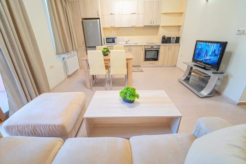 Bed, TV and multimedia, Kitchen or kitchenette, Living room, Photo of the whole room, Seating area, Dining area, Evening entertainment, Bedroom, minibar, pet friendly, stove, toaster