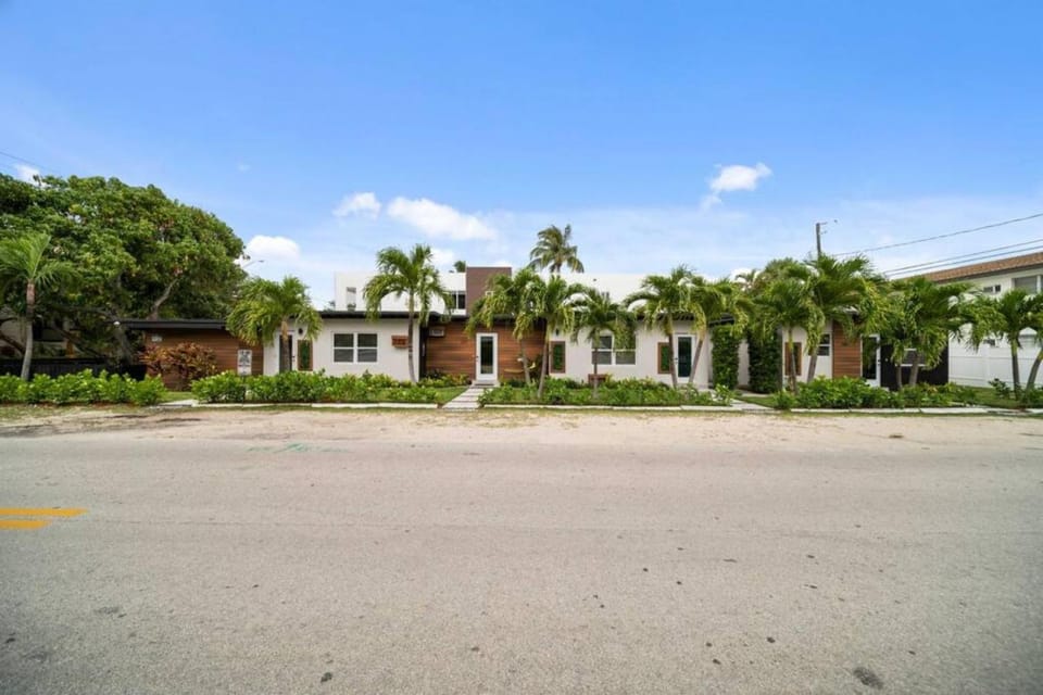 Property building, Neighbourhood