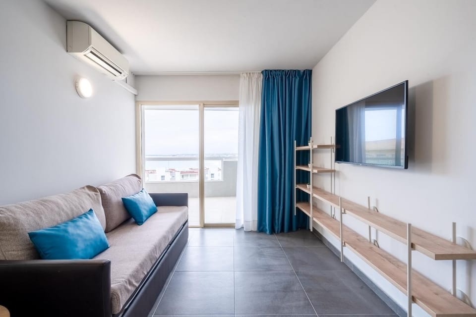 TV and multimedia, Living room, air conditioner
