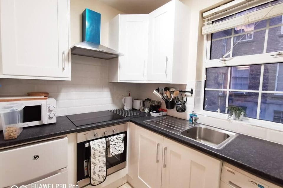 NEW Spacious & central 3bedroom apartment TV& WIFI Apartment in Dublin