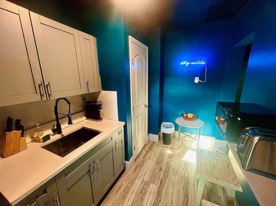 Kitchen or kitchenette