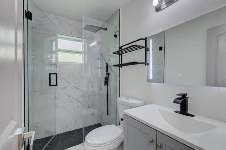 The Amazon at Holiday Park near Las Olas Beach Apartment in Fort Lauderdale