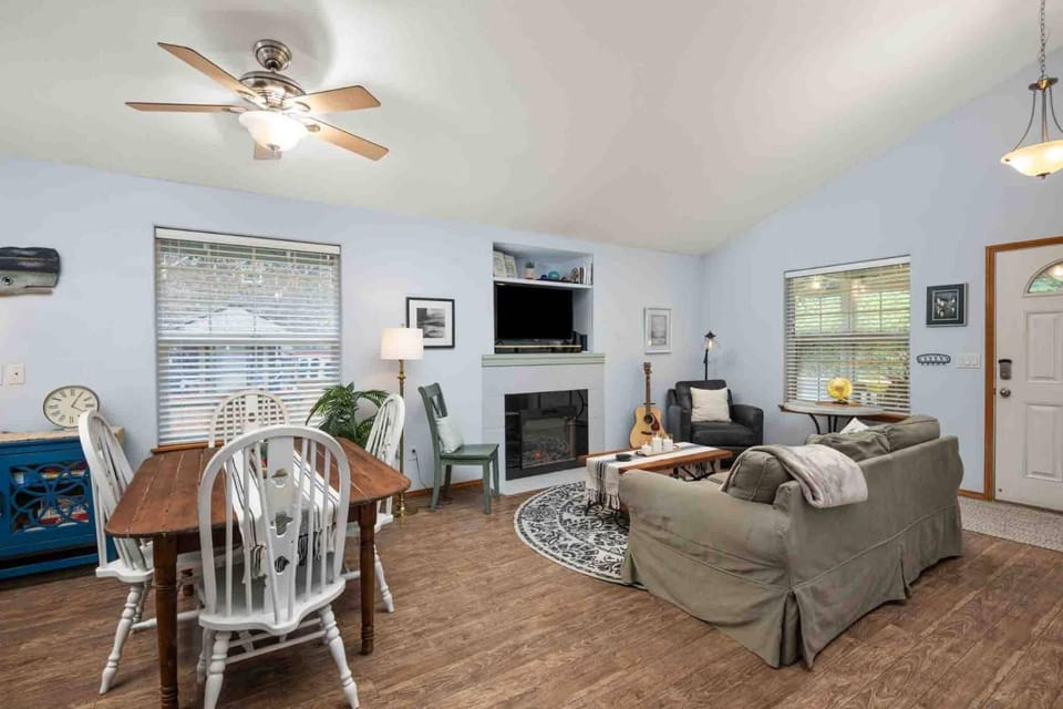 Beach Bungalow House in Rockaway Beach