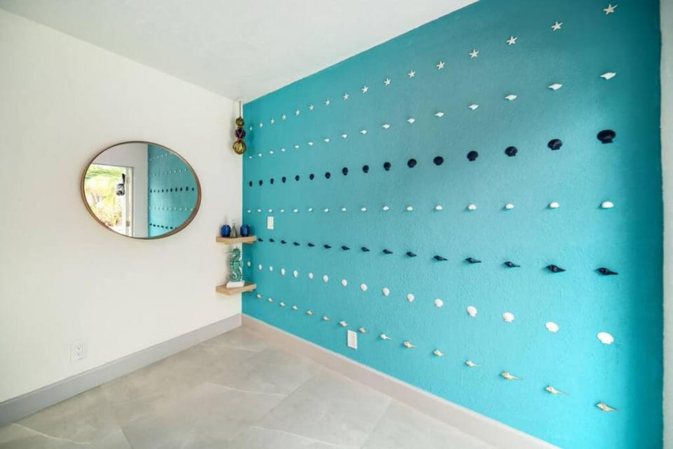 Las Olas Newly Renovated Coastal 1BR Near Beach Apartment in Fort Lauderdale