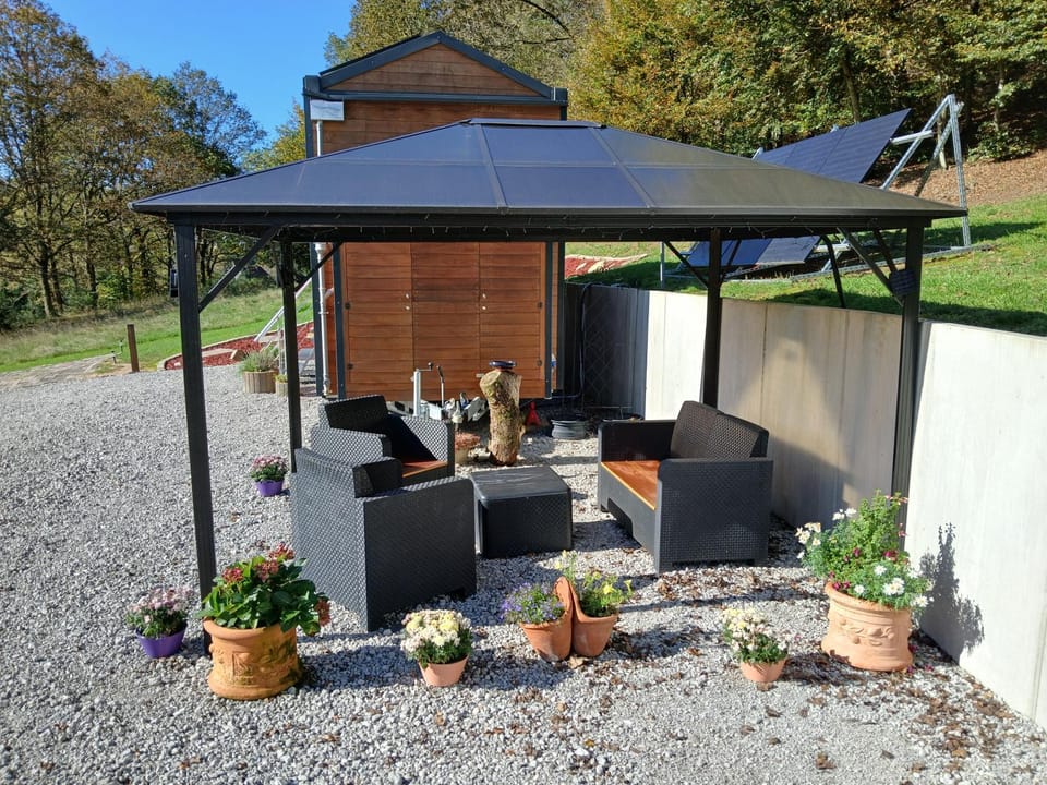 Au Petit Rocher Campground/ 
RV Resort in Grand Est