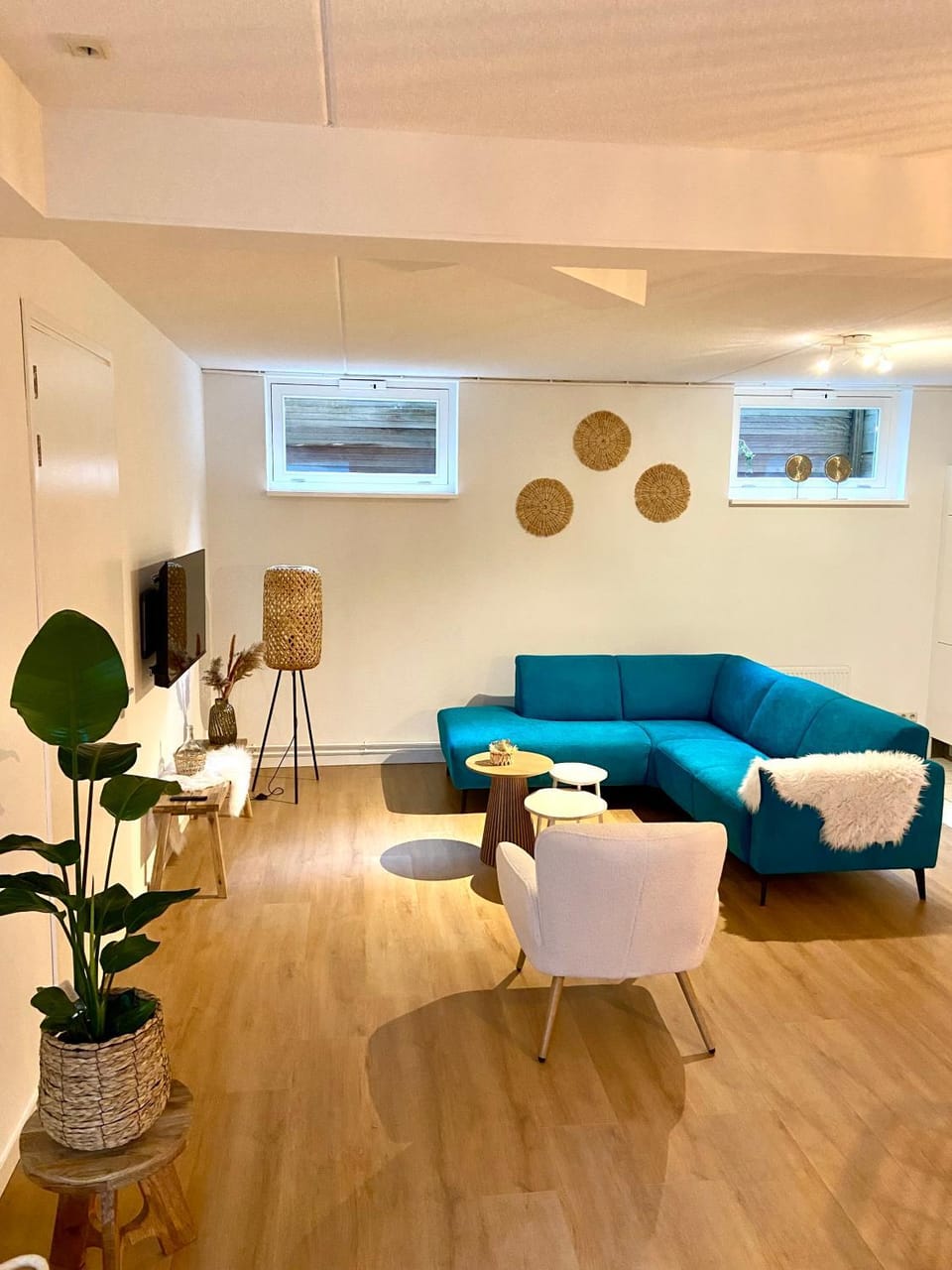 TV and multimedia, Seating area