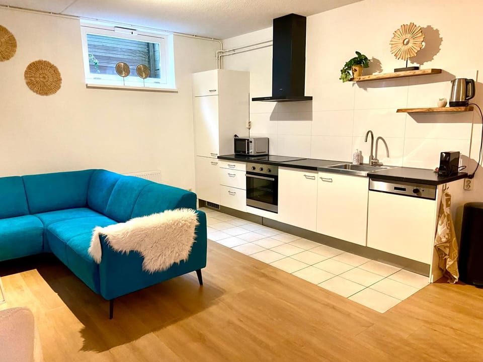 Kitchen or kitchenette, Living room