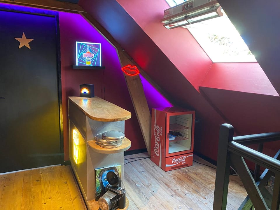 Communal lounge/ TV room