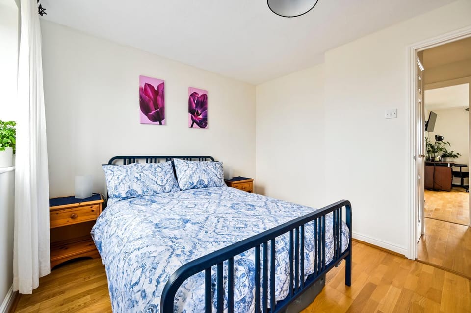 River views from Canary Wharf Apartment in London Borough of Lewisham