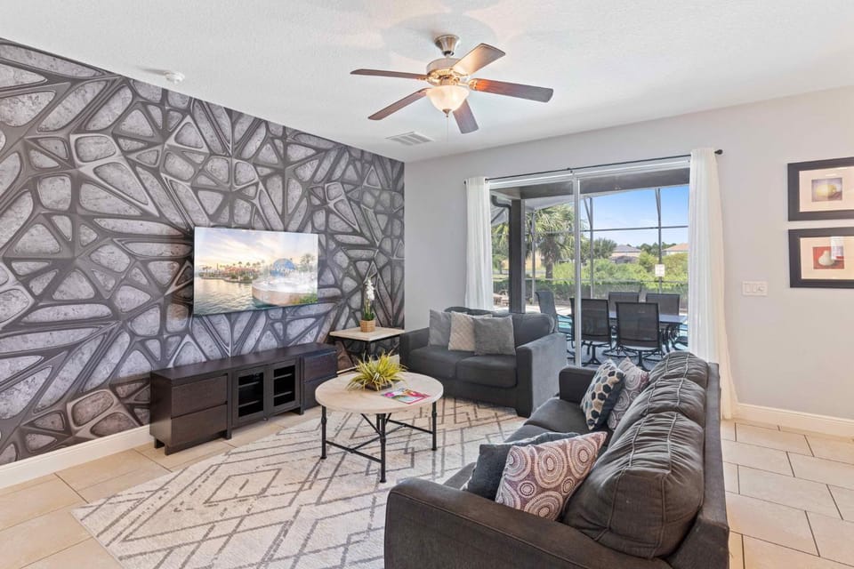 5124 Oakbourne Avenue House in Four Corners