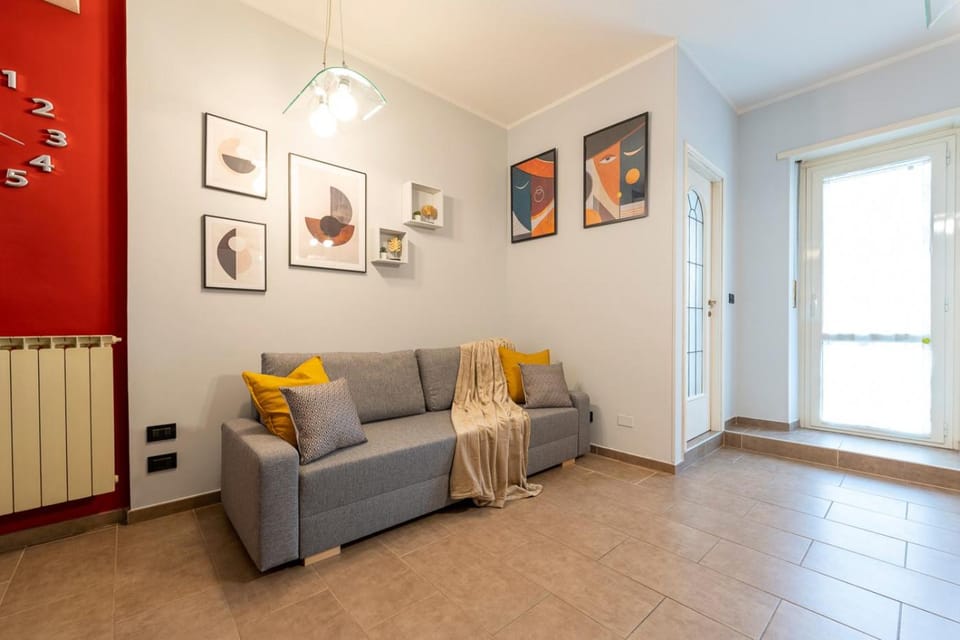 Living room, Seating area, internet