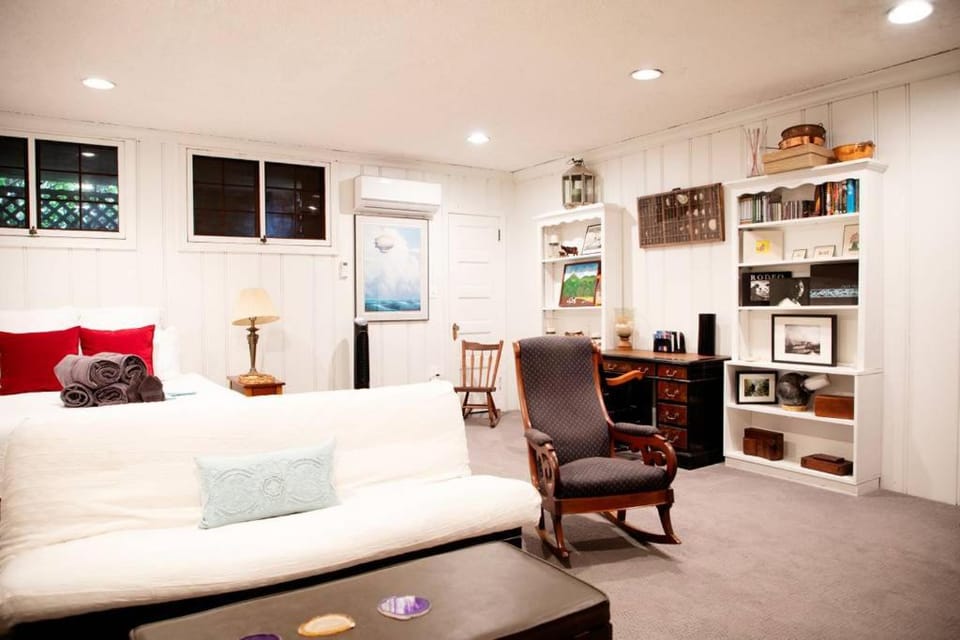Huge Studio w Full Kitchen W D Parking Apartment in Arlington