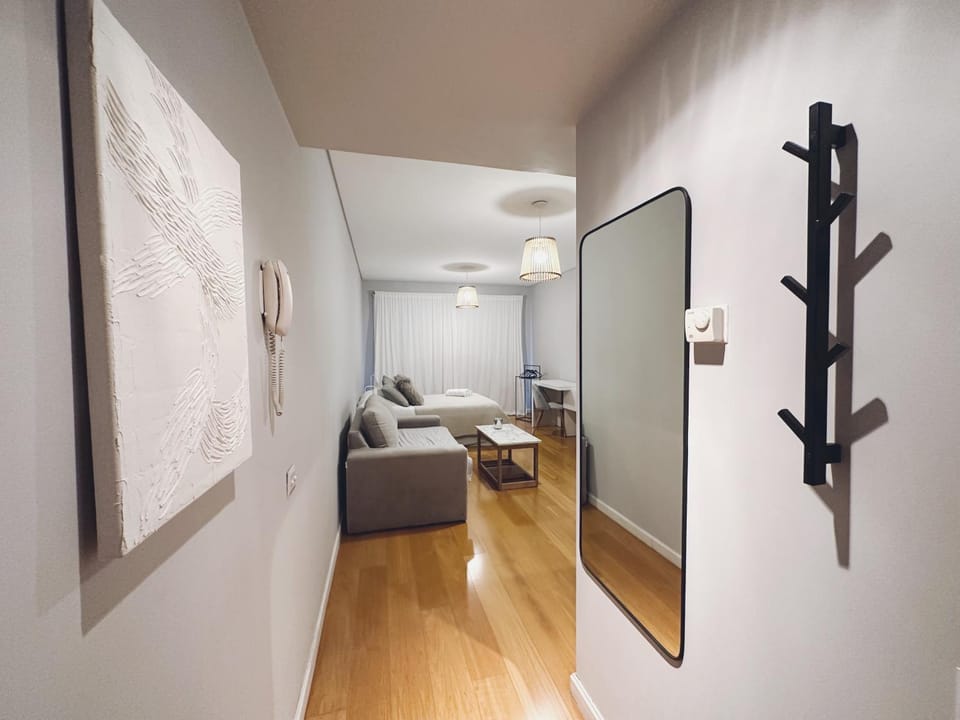 Photo of the whole room, Decorative detail