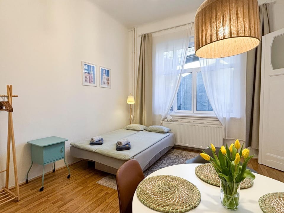 Bed, Living room, Photo of the whole room