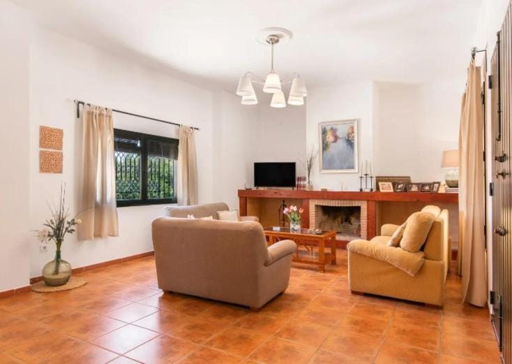 Communal lounge/ TV room
