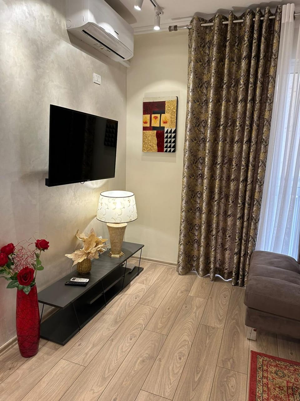 TV and multimedia, Seating area