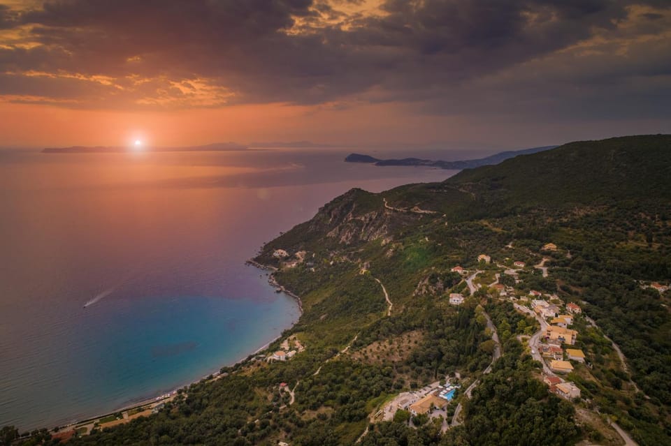Mountain view, Sea view