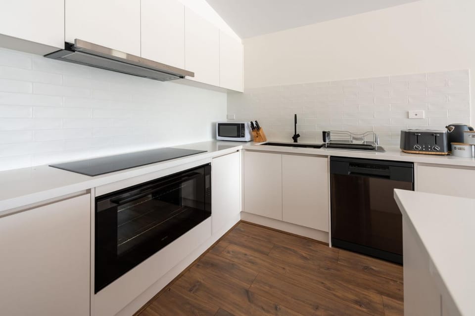 Kitchen or kitchenette, dishwasher, minibar, pet friendly, stove, toaster