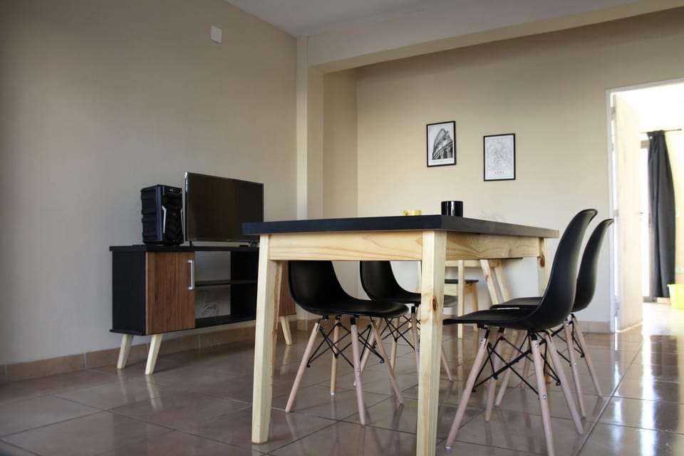 TV and multimedia, Dining area, hair dresser