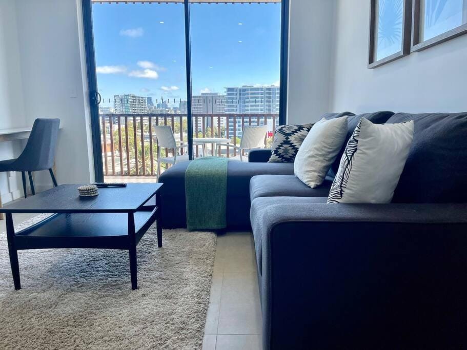 Cosy Stays 1 Bedroom Apartment Rosebery Parking & Balcony Sydney Escape Apartment in Sydney