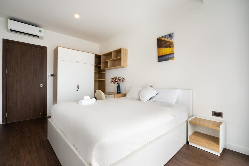 Saigon Royal Apartment 3 bedrooms 4 beds for 30 nights stay above Apartment in Ho Chi Minh City
