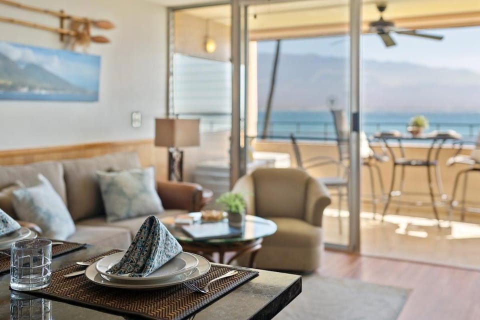 Island Sands 210 · IS 210 OceanFront Condo Expansive Ocean Views House in Maalaea
