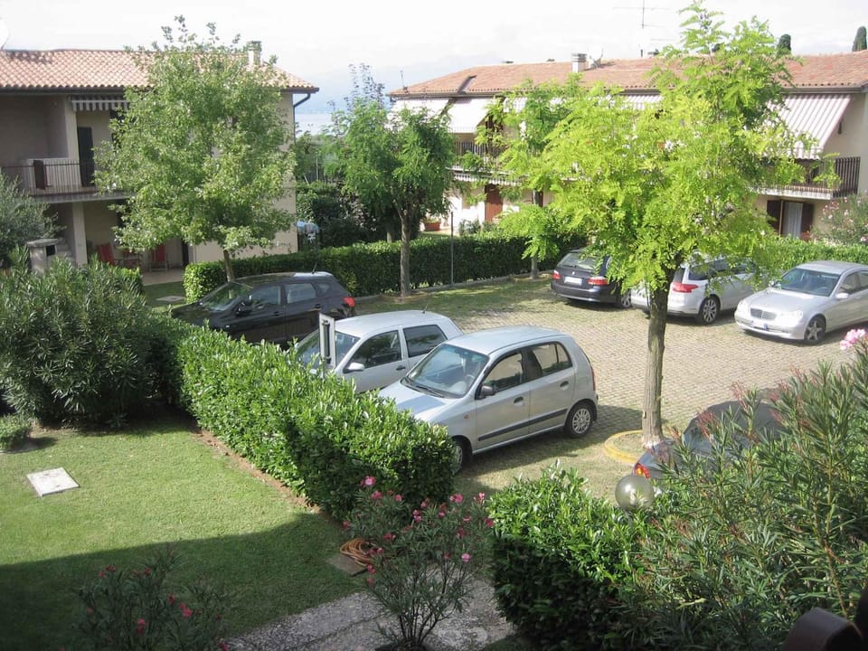 Summer, Parking