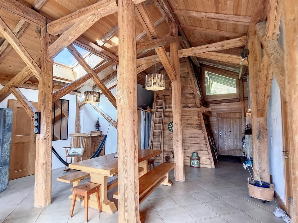 Bel Appartement à Cordon avec Vue Mont Blanc, Terrasse et Parking - FR-1-560-109 Apartment in Haute-Savoie