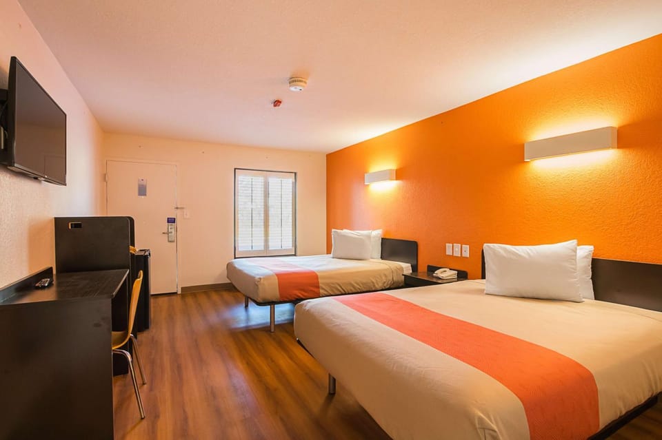 TV and multimedia, Bedroom, On site