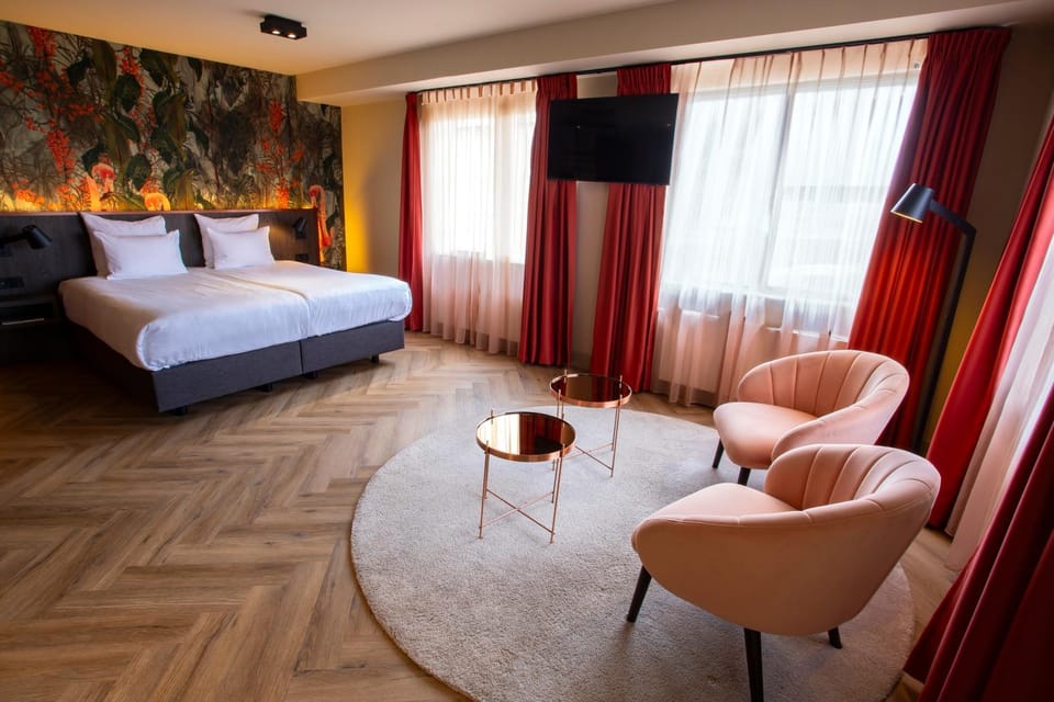 Bed, Photo of the whole room
