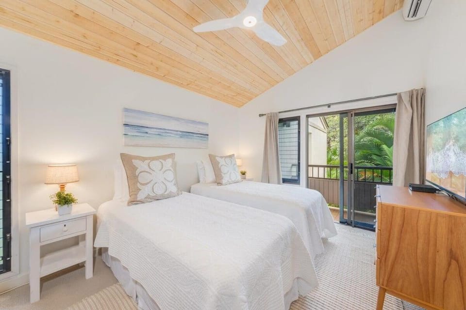 Wailea Ekolu 504 · Remodeled 2BD w Panoramic Ocean Views AC House in Wailea