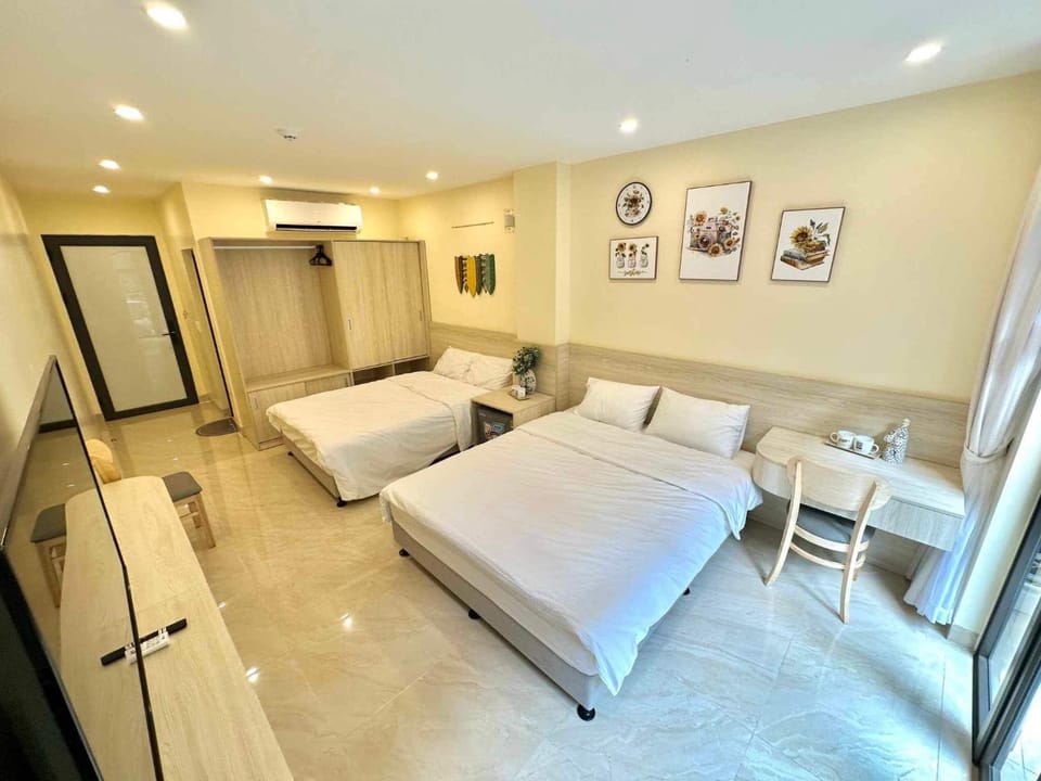 Bed, TV and multimedia, Photo of the whole room, Bedroom, wardrobe