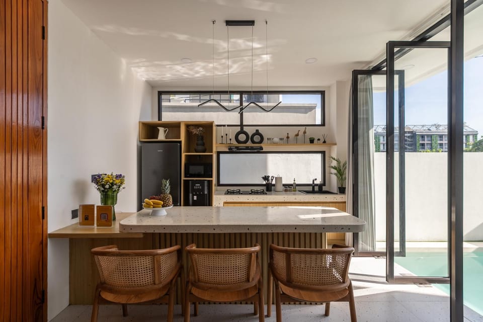 2bd Stylish Villa by the Berawa Beach with Rooftop Villa in North Kuta