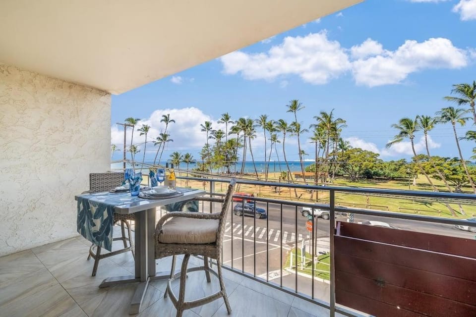 Island Surf 306 · ISF 306 1BD w Ocean Views AC Pool Near Beach House in Kihei
