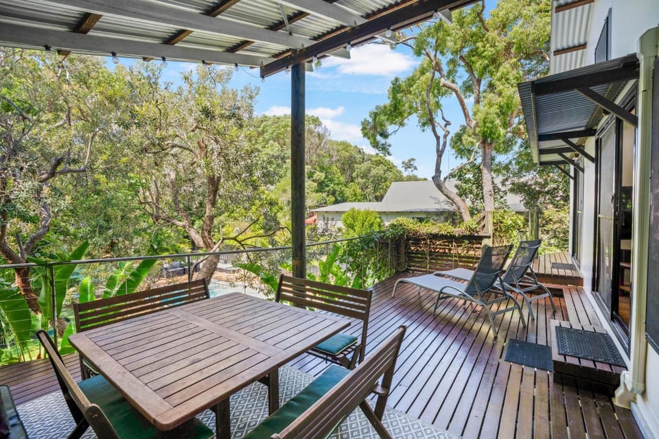 9 Naiad Court - Rainbow Shores - Pool - Aircon - Wifi - Walk to beach House in Rainbow Beach