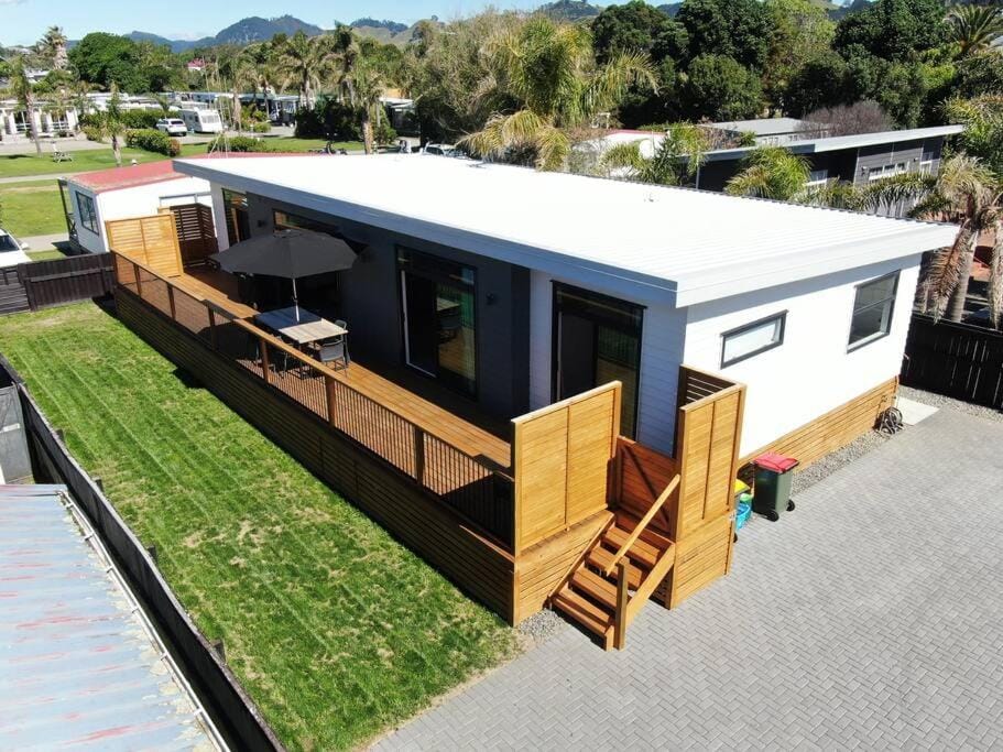 Leisure on Leo House in Bay Of Plenty